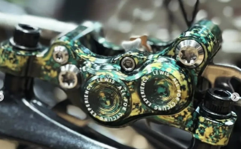 Lewis LH4 Camo Bremssattel